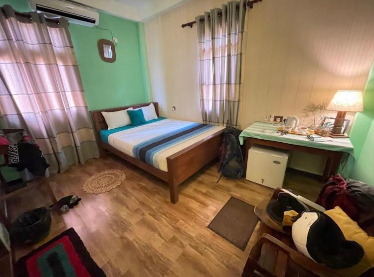 The Green Station Hotel Диквела Екстериор снимка