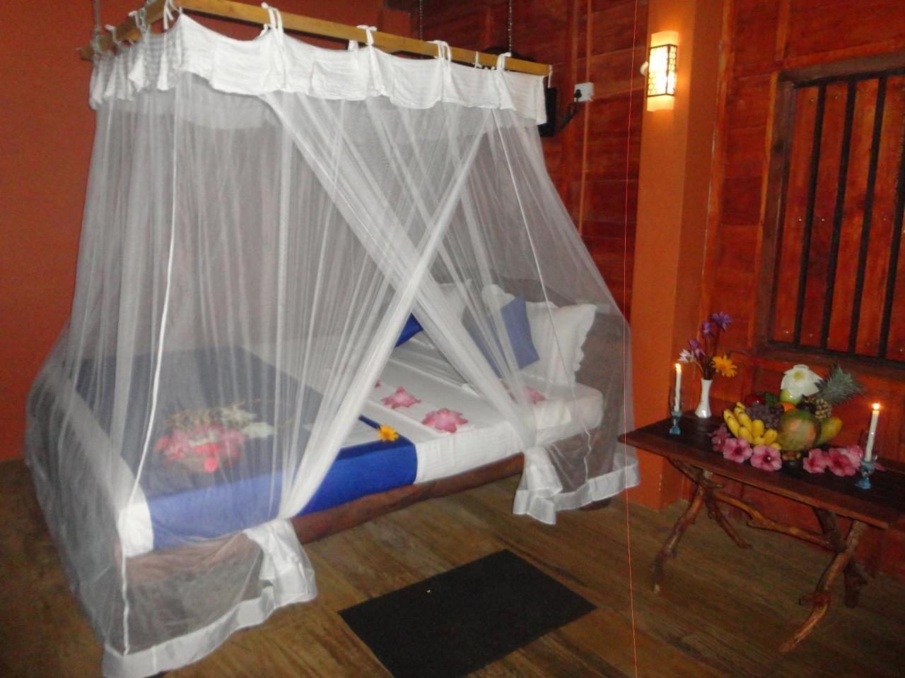 The Green Station Hotel Диквела Екстериор снимка